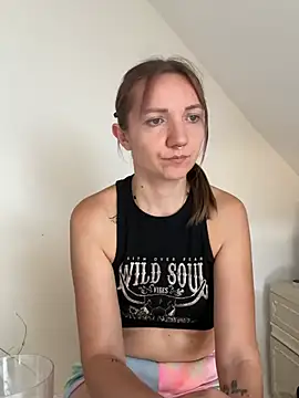 Snapshot of Marina_und_Jayden chatting on 07-10-26, 12:41 Marina und Jayden online show from 07-10-26, 12:41