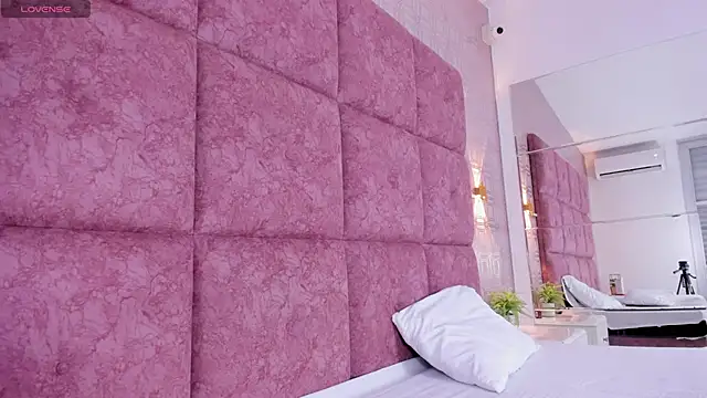 SofiaMontiel online show from 01-14-26, 01:28