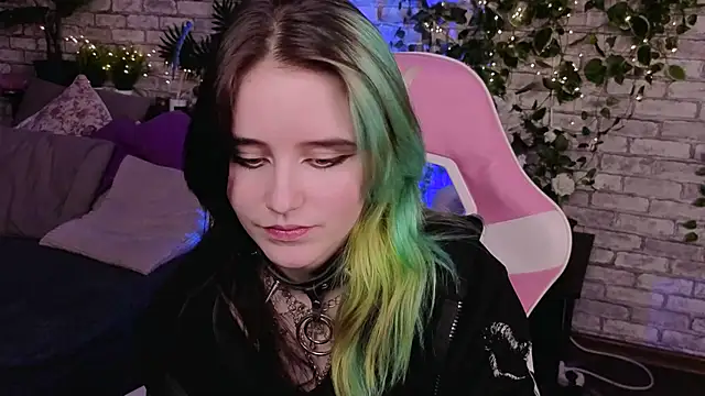 Snapshot of RubyMyst chatting on 02-28-26, 09:05 RubyMyst online show from 02-28-26, 09:05