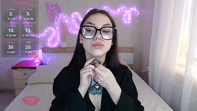 Snapshot of TianaHot777 chatting on 02-12-26, 12:33 TianaHot777 online show from 02-12-26, 12:33