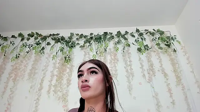 Snapshot of lizz_lunna chatting on 06-09-26, 09:15 lizz lunna online show from 06-09-26, 09:15