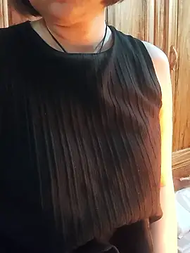 Snapshot of Myna_999 chatting on 01-12-26, 02:39 Myna 999 online show from 01-12-26, 02:39