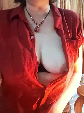 Snapshot of Myna_999 chatting on 01-15-26, 02:05 Myna 999 online show from 01-15-26, 02:05