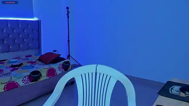 Snapshot of kitty_violet11 chatting on 04-01-26, 09:45 kitty violet11 online show from 04-01-26, 09:45