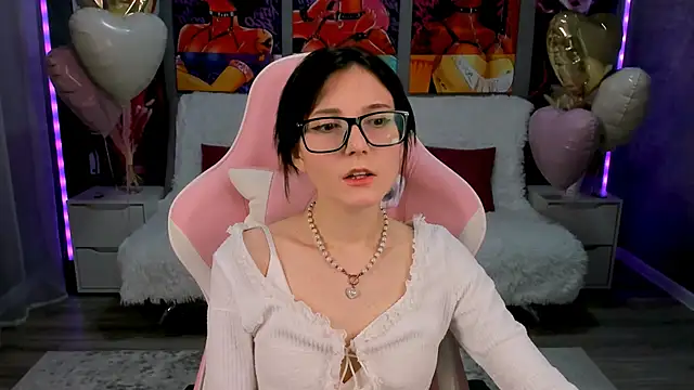 KikaOsterman online show from 02-18-26, 01:07