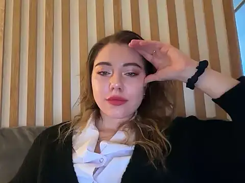 Snapshot of Luxerin chatting on 03-03-26, 04:46 Luxerin online show from 03-03-26, 04:46