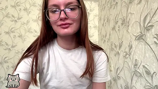 Snapshot of VirgieVoter chatting on 01-11-26, 11:43 VirgieVoter online show from 01-11-26, 11:43