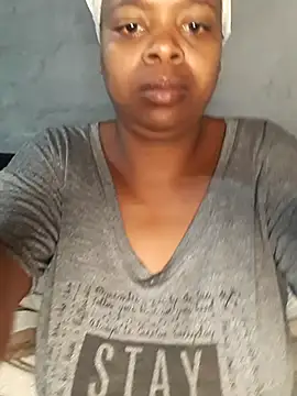 Snapshot of bigboobylicious chatting on 03-25-26, 07:42 bigboobylicious online show from 03-25-26, 07:42