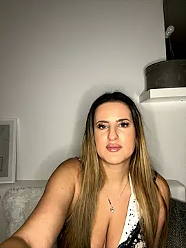 Snapshot of Liana-1 chatting on 01-15-26, 05:27 Liana-1 online show from 01-15-26, 05:27