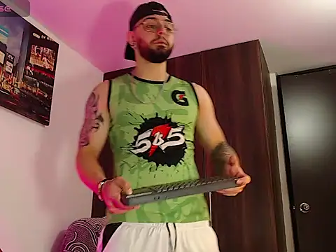 Axel Stton online show from 04-15-26, 01:07