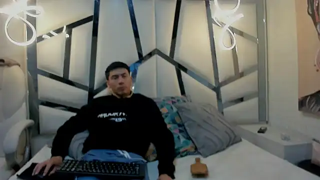 ScarlettAndLucas online show from 02-13-26, 10:00