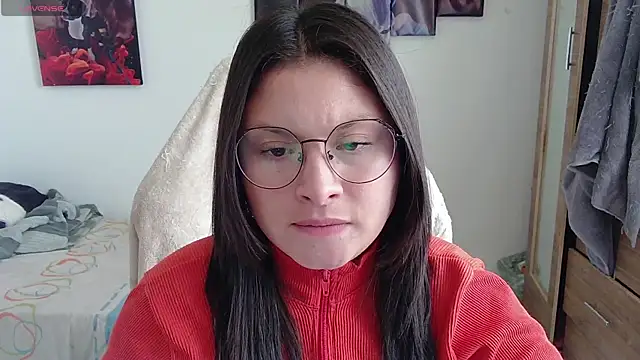 Snapshot of yessica_gomez01 chatting on 05-26-26, 10:17 yessica gomez01 online show from 05-26-26, 10:17