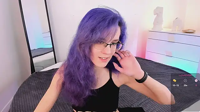 Snapshot of AuraLaunni chatting on 06-20-26, 06:49 AuraLaunni online show from 06-20-26, 06:49