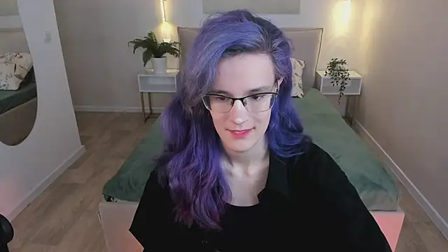 Snapshot of AuraLaunni chatting on 06-27-26, 07:35 AuraLaunni online show from 06-27-26, 07:35