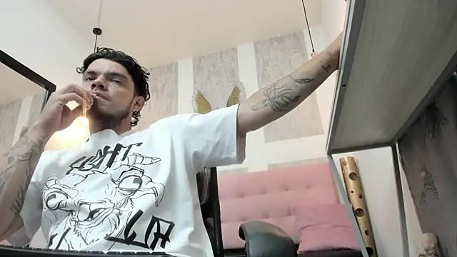 Enzo Turner online show from 01-11-26, 03:33