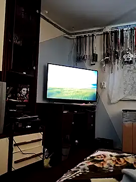 Krisijean72 online show from 01-10-26, 12:29