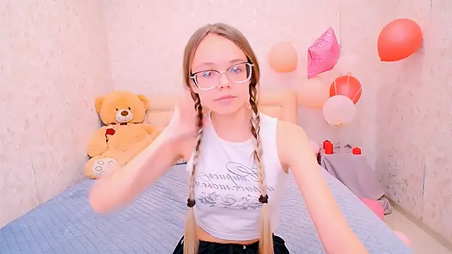 LolliStrawberry online show from 02-25-26, 07:40