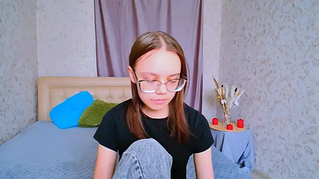 LolliStrawberry online show from 04-10-26, 10:09