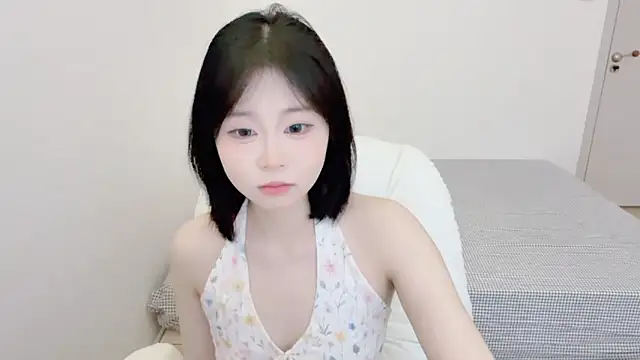 Onefiona online show from 06-17-26, 05:43