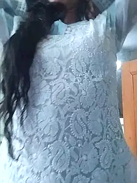 Snapshot of Zaara101 chatting on 03-25-26, 06:47 Zaara101 online show from 03-25-26, 06:47