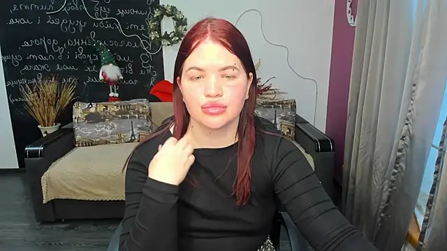 Snapshot of Secret_Emma chatting on 01-11-26, 12:43 Secret Emma online show from 01-11-26, 12:43