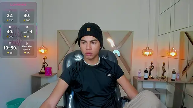 Anyelo Twink online show from 05-30-26, 04:20