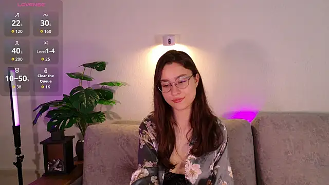 Snapshot of classy____ chatting on 06-15-26, 04:42 classy online show from 06-15-26, 04:42