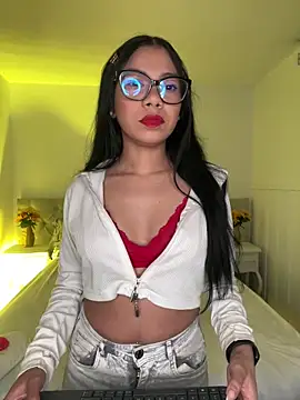 Snapshot of Little_Lexyy chatting on 06-11-26, 05:16 Little Lexyy online show from 06-11-26, 05:16