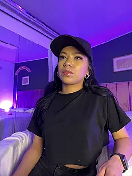 Snapshot of Little_Lexyy chatting on 07-18-26, 05:33 Little Lexyy online show from 07-18-26, 05:33