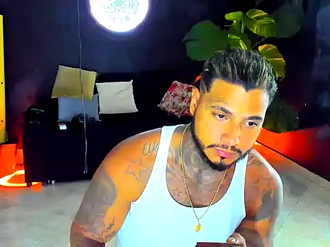 Snapshot of alexis_27121 chatting on 02-05-26, 07:35 alexis 27121 online show from 02-05-26, 07:35