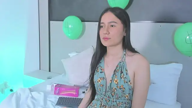 mia slora online show from 03-17-26, 12:19