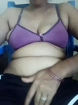 sexyqueen558 online show from 04-13-26, 08:42