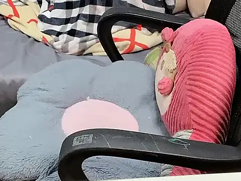 Snapshot of Ruby_Bluee12 chatting on 04-06-26, 04:46 Ruby Bluee12 online show from 04-06-26, 04:46