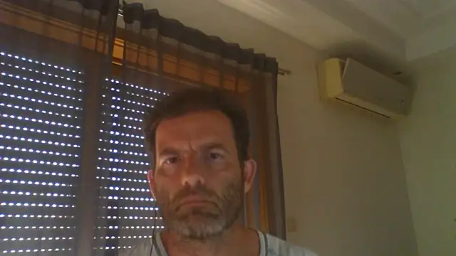 Snapshot of _grj1 chatting on 06-25-26, 04:22 grj1 online show from 06-25-26, 04:22