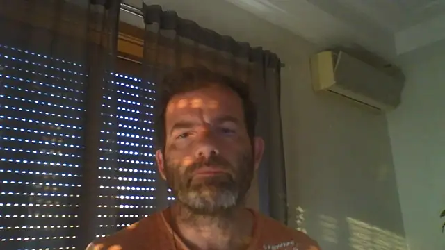 Snapshot of _grj1 chatting on 07-04-26, 06:19 grj1 online show from 07-04-26, 06:19