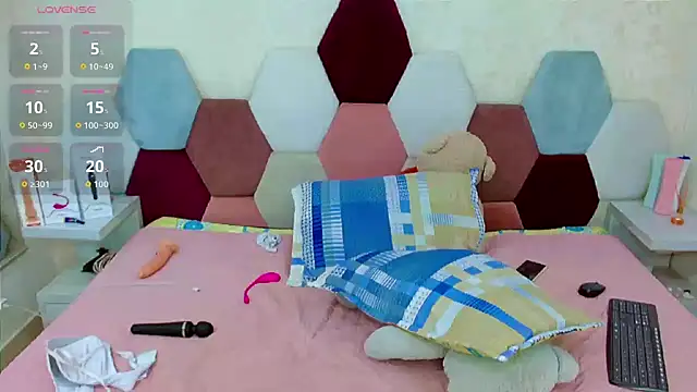 sabriana smith1 online show from 04-12-26, 04:01