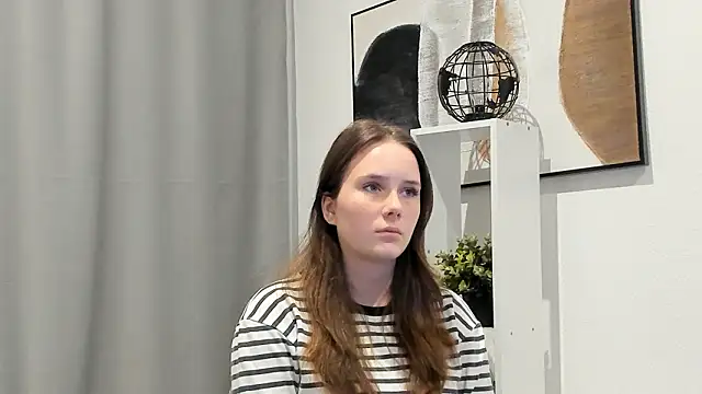 Snapshot of GenevieNyreen chatting on 01-15-26, 07:13 GenevieNyreen online show from 01-15-26, 07:13