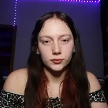 Snapshot of YoungLisaa18 chatting on 01-12-26, 08:03 YoungLisaa18 online show from 01-12-26, 08:03