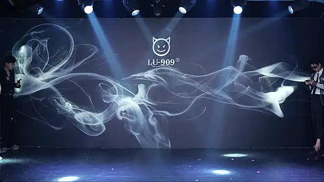 Snapshot of MS-180 chatting on 01-15-26, 08:19 MS-180 online show from 01-15-26, 08:19