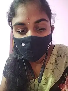 Snapshot of Tamil_Hot_RoyalQueen chatting on 01-15-26, 05:27 Tamil Hot RoyalQueen online show from 01-15-26, 05:27