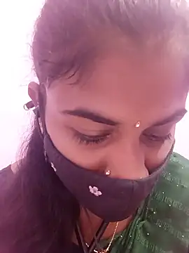 Snapshot of Tamil_Hot_RoyalQueen chatting on 05-20-26, 11:05 Tamil Hot RoyalQueen online show from 05-20-26, 11:05