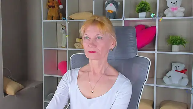 Julie Lucas online show from 04-03-26, 12:52