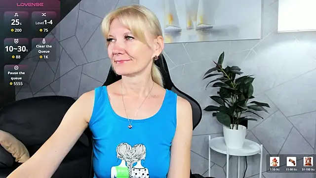 Snapshot of Julie_Lucas chatting on 07-15-26, 12:05 Julie Lucas online show from 07-15-26, 12:05