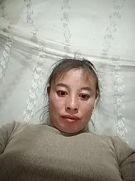 Snapshot of kaia-cam chatting on 01-13-26, 12:54 kaia-cam online show from 01-13-26, 12:54