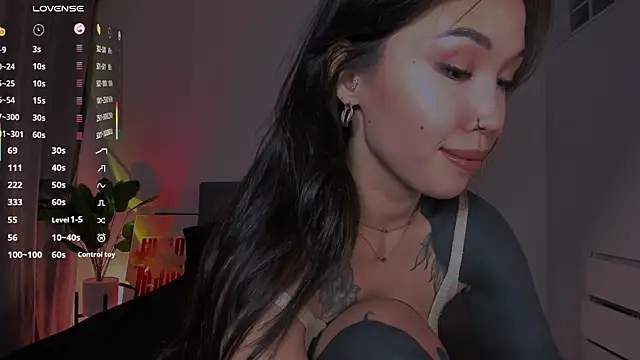 Snapshot of your_asian_dream chatting on 04-18-26, 05:50 your asian dream online show from 04-18-26, 05:50