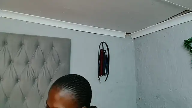 Snapshot of MelowD_2 chatting on 06-15-26, 01:35 MelowD 2 online show from 06-15-26, 01:35