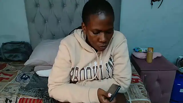 Snapshot of MelowD_2 chatting on 06-17-26, 01:34 MelowD 2 online show from 06-17-26, 01:34