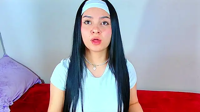 Snapshot of Anniecute__ chatting on 07-13-26, 05:38 Anniecute online show from 07-13-26, 05:38