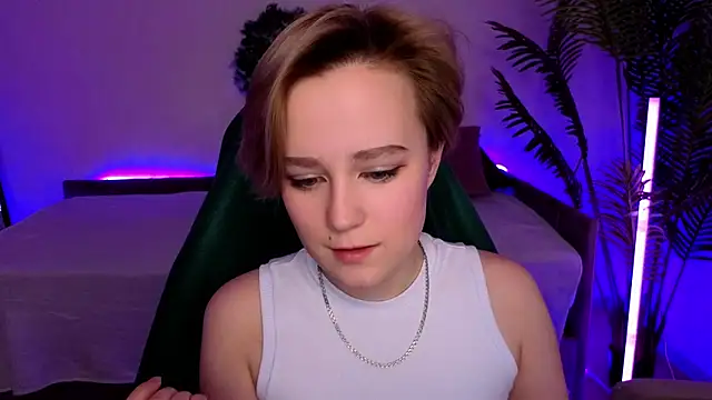 Snapshot of Ellie_Heavenly chatting on 01-14-26, 08:09 Ellie Heavenly online show from 01-14-26, 08:09