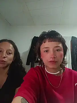 AlexxaAndRileyy online show from 05-17-26, 04:32